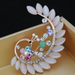 เข็มกลัดติดเสื้อ ติดปกเสื้อ เข็มกลัดติดหน้าอกเสื้อ ตกแต่ง เสื้อผ้า นกยูง ตกแต่งด้วย โอปอล คริสตัลแท้ สวารอฟสกี้ สุดหรู ของขวัญพิเศษ 20607