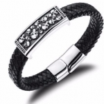 สร้อยข้อมือผู้ชาย กำไลข้อมือ ผู้ชาย สายหนังแท้ หนังถัก สีดำ ใส่ Stainless ลายหัวกะโหลก สร้อยข้อมือ แนว ร็อค สวยเก๋ ผู้หญิง ผู้ชาย ใส่ได้ 315708
