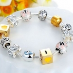 สร้อยข้อมือผู้หญิง Diy สไตล์ แพนโดร่า ใส่ บีด และ จี้ สีทอง และ เงิน บีด ทอง สี่เหลี่ยม ลูกเต๋า I Love You ของขวัญให้แฟน แทนใจ 66101