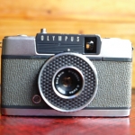 OLYMPUS PEN-EE OLYMPUS D-ZUIKO 35MM.F2.8