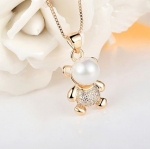 สร้อยคอผู้หญิง สร้อยคอ ของขวัญให้แฟน สร้อยคอทอง 18 K จี้รูป หมีน้อย ติดไข่มุก สีขาว ฝัง เพชร CZ AAA ที่ตัวหมี ขนาดกำลังดี น่ารักมากค่ะ 613429