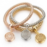 สร้อยข้อมือแฟชั่น ทอง เงิน นาก สร้อยข้อมือผู้หญิง ห้อย ตุ้งติ้ง ออกงาน ใส่เที่ยว แฟชั่นสวย ๆ 193350