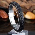 สร้อยข้อมือผู้ชาย กำไลข้อมือ ผู้ชาย สายหนังแท้ สีดำ ดีไซน์ หนังถัก คู่ แต่งตะเข็บ ด้านข้าง สร้อยข้อมือ สวย ๆ ของขวัญให้แฟน แบบเท่ ๆ 333151