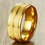 แหวนทอง แหวนผู้ชาย แหวนพ่นทราย หน้าทราย สีทอง สวยหรู ใส่แล้วดูดี ของขวัญวันเกิดให้แฟน ใส่ได้ทุกโอกาส 562105