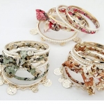 กำไลข้อมือ แฟชั่น กำไล ข้อมือผู้หญิง แบบ Multi Layer หลายชิ้น ตกแต่ง ไข่มุก ผ้า และ จี้ สวย ๆ มีหลายสี นะคะ 790566