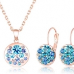 Set เครื่องประดับเข้าชุด สร้อยคอ ต่างหู วงกลม ตกแต่งด้วย คริสตัลแท้ สวารอฟสกี้ สีฟ้า สุดหรู ของขวัญให้แฟน เครื่องประดับใส่ออกงาน วัยรุ่น 343397