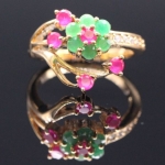 แหวนทองฝังเพชร พลอย สีเขียวมรกต ทับทิม ชมพู แหวนทอง แหวนผู้หญิง แหวนดอกไม้ คริสตรัลแท้ ใส่ออกงาน 499002