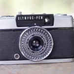 OLYMPUS-PEN EE3 OLYMPUS D. ZUIKO 28MM. F3.5