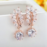 ต่างหู ตุ้มหู เพชร CZ ทอง 18 K ดีไซน์ ลาย ใบไม้ แสนสวย ต่างหู ใส่ออกงาน ราคาถูก แบบสวย มีดีไซน์ ของขวัญให้แฟน สุดหรู มีราคา 577734