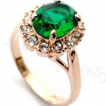 แหวนทอง 18 K มรกตล้อมเพชร CZ สินค้าคุณภาพส่งออก ราคาพิเศษ no 501319