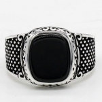 แหวนผู้ชาย แหวนเงินแท้ 925 แกะลาย แบบไทย ฝัง หินธรรมชาติ สีดำ นิล แหวนผู้ชาย เสริมบารมี ใส่สวย 390837