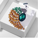 เข็มกลัด นกยูง ฝังเพชร เข็มกลัดนกยูง สัตว์ ที่เป็นสัญลักษณ์ ของความงาม โทนสีน้ำเงิน เข็มกลัดติดสูทสวย ๆ 663953