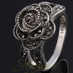 แหวนเงิน แหวนผู้หญิง แหวนแกะลาย ดอกกุหลาบ แต่ง Black Rhinestone แบบ แหวนโบราณ คลาสสิค แหวนหมั้น แหวนแต่งงาน สุดหรู 633641