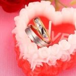 แหวนคู่ แหวนคนรัก แหวนหมั้น แหวนแต่งงาน แหวนทองฝังเพชร รอบวง สำหรับผู้ชาย เป็น แหวนเงินแกะลาย เล็กน้อย แหวนแทนใจ ออกแบบคู่กัน 437293