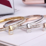 กำไลข้อมือ สร้อยข้อมือ ผู้หญิง ฝังเพชร เรียงแถว กำไล ห้อยจี้ แม่กุญแจ ฝังเพชร CZ AAA สุดหรู กำไลข้อมือ ใส่ออกงาน ทองเงินนาก 145412