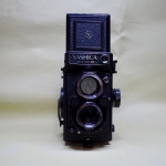 YASHICA MAT 124G