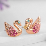 ต่างหู ตุ้มหูเพชร รูปหงส์ สีชมพู สีิเงิน ต่างหูคริสตรัลแท้ ลายน่ารัก ของขวัญให้แฟน วันเกิด วันครบรอบแต่งงาน 794625