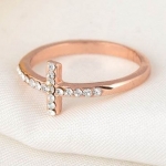 แหวนทอง แหวนแฟชั่น ดีไซน์ ประดับเพชร CZ AAA เป็น รูปไม้กางเขน แหวนใส่ออกงาน ของขวัญให้แฟน สุดหรู ดูดี มีระดับ 406611