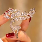 เข็มกลัด รูปสัตว์ ฝังเพชร เข็มกลัด กวางน้อย ตกแต่งด้วยเพชร เต็มตัว ติดเสื้อ ออกงานเลี้ยง งานประชุม 303128