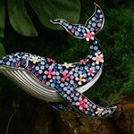 เข็มกลัดรูปวาฬสีเงิน ตกแต่ง ด้วยกลุ่มดอกไม้ที่เบ่งบานอยู่บนตัววาฬ เพชร สีสันสดใส เข็มกลัดติดเสื้อความหมายดี ๆ 448259