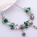 สร้อยข้อมือ Diy สร้อยข้อมือ Charm สไตล์ Pandora ร้อย Glass Beads สีเขียว ชาร์ม กระต่าย ถือ แครอท ธีม สำหรับ คนรักกระต่าย น่ารักมากค่ะ 892599