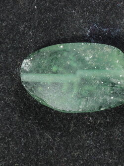 ลูกปัดบ้านเชียงเขียวแบน