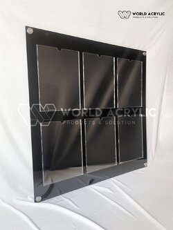 บอร์ดประกาศ A4 แบบ 6 ช่อง พื้นหลังดำ