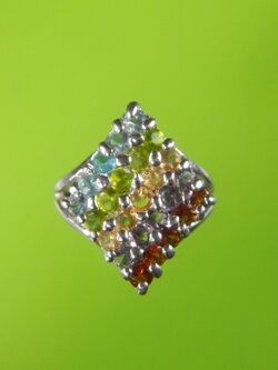 แหวนพลอย ทรงข้าวหลามตัด