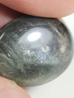 พลอยสตาร์ดำ