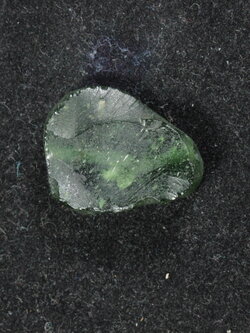 ลูกปัดบ้านเชียงเขียวเข้ม