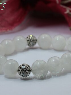 มูนสโตน