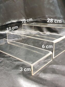 แท่นโชว์รองเท้าแบบตัว U คว่ำ