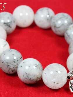 หินแก้วขนเหล็กน้ำตัน