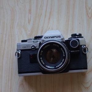 OLYMPUS OM-10