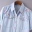 เสื้อเชิ๊ตยีนส์ แขนสั้น แต่งกระดุมผ้า สียีนส์ซีดน่ารักมากคะ สินค้างาน ญี่ปุ่นคะ sizeM