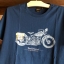 Deus เสื้อยืดแขนยาว คอกลม เสื้อDEUS WALLAH TEE สีกรม ผู้ชาย แบรนด์ DEUS แท้ คะ Size XL กรม