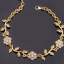สร้อยข้อมือทอง ลายดอกไม้ สลับ ใบไม้ ฝังเพชร CZ ทองชุบ 18 K โชว์ความเงา ระยิบระยับ สร้อยข้อมือเงิน และ ทอง ดีไซน์ วัยรุ่น หวาน ๆ ของขวัญให้แฟน 566851