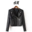 H&m เสื้อหนัง เสื้อแจ็คเก็ตหนังH&M สไตล์เสื้อแก๊งค์ แต่งซิบคอ แขน สวยเท่ห์ เปรี้ยวมากคะ Size S/M/L Size S/M/L