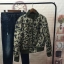 เสื้อแจ็คเก็ต Converse เสื้อนอกเขียวทหาร แจ็คเก็ตลายพราง. ใส่ได้สองด้าน แบรนด์เนมCONVERSEแท้ สวย แนวมากคะ SIZE M/L