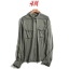 H&M (ตัดป้ายบางส่วน) เสื้อแจ็คเก็ต เสื้อเขียวทหาร เสื้อแขนยาว แบรนด์H&M แพทเทินสวย เท่ห์มาก คะ Size M/L/XL/XXL สำเนา เขียว