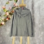 เสื้อนอก เสื้อคลุมสีเขียวทหาร แต่งหมวกฮูท แบรนด์เนม NEW LOOKญี่ปุ่นแท้ 100% แบบสวย ทรงเท่ห์ ใส่สบายมากๆคะ Size S/M/L/XL เขียว